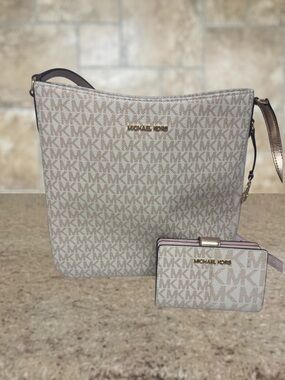 Michael Kors Rose Gold Crossbody Bag & Wallet Set MK Signature Logo Pink/Cream